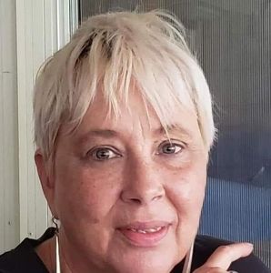 Meet your Posher, Candi